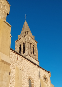 3ème – Drapeaux et vitraux de l’église de Chatuzange le Goubet